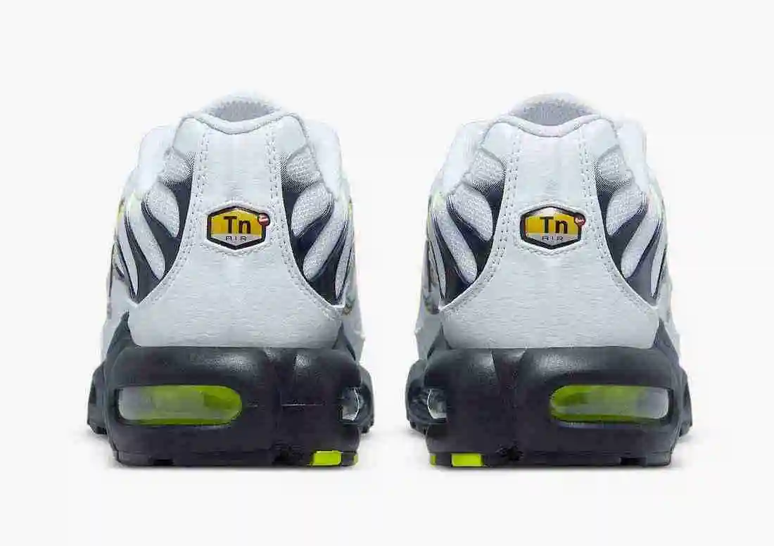 Nike-Air-Max-Plus-DV6821-100-Release-Date-5.webp