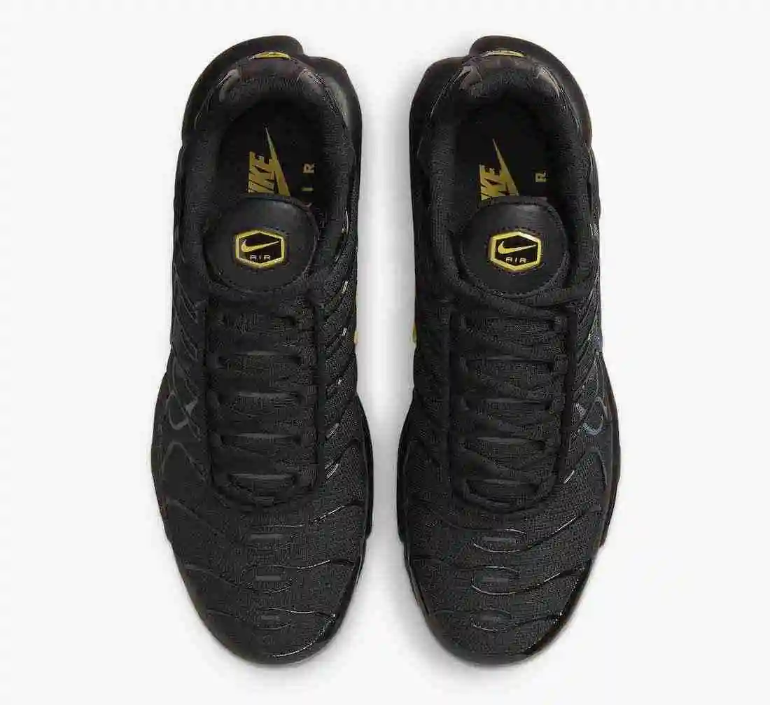 Nike-Air-Max-Plus-Triple-Black-DX2652-001-Release-Date-3.webp