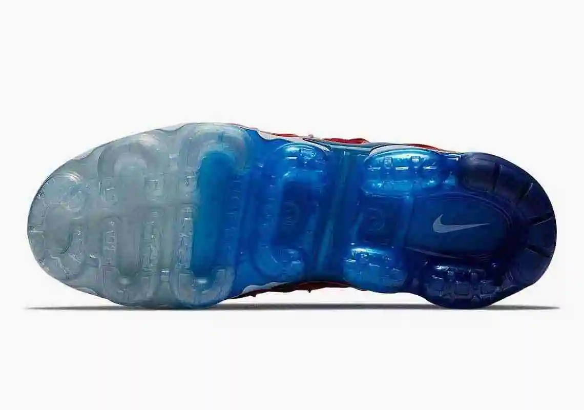 nike-vapormax-plus-red-white-blue-924453-601-2.webp