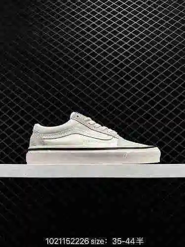Los zapatos de lona de corte bajo 30000 Vans Old Skool 36 DX con bordes negros, beige y blanco se ad
