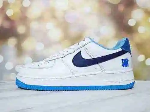 Nike Air Force 1 Low DA8478-100 36-45 con media talla