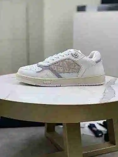 Código de pareja Dior: 0606D00 Talla: Mujer 35-40 Hombre 38-46 (Las tallas de hombre 38, 35, 46 son 