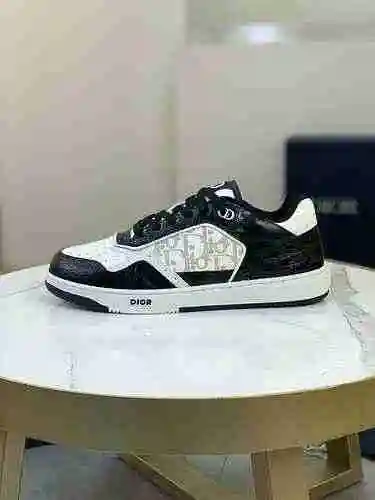 Código de pareja Dior: 0606D00 Talla: Mujer 35-40 Hombre 38-46 (Las tallas de hombre 38, 35, 46 son 