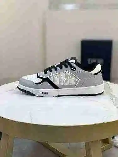Código de pareja Dior: 0606D00 Talla: Mujer 35-40 Hombre 38-46 (Las tallas de hombre 38, 35, 46 son 