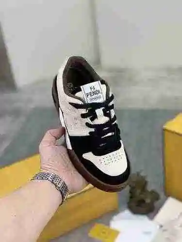 Código de estilo de pareja Fendi: 0510C20 Tamaño: 35-44