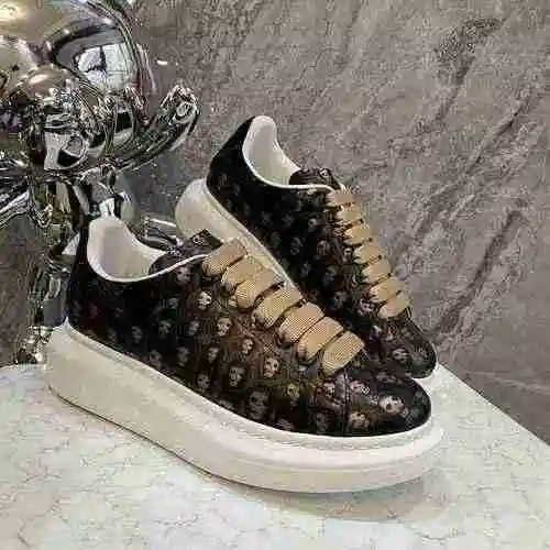 1647340 Los últimos zapatitos blancos de la pareja de McQueen 35-44