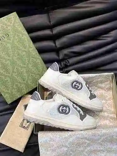 Código de calzado GUCCI para hombre: 0702B60 Talla: Talla para mujer: 35-39 Talla para hombre: 38-44