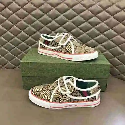 Gucci * Código de estilo de pareja: 0610B40 Talla: Mujer 35/40 Hombre 38/44