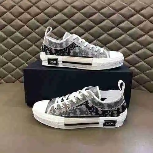 Código de estilo de pareja Dior: 0426B50 Talla: Mujer 36-39 Hombre 38-44
