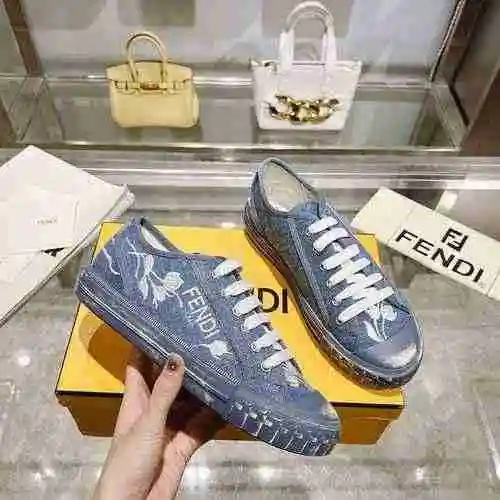 Fendi Código de estilo de pareja: 0516C20 Tamaño: Mujer 35-40/, Hombre 39-45