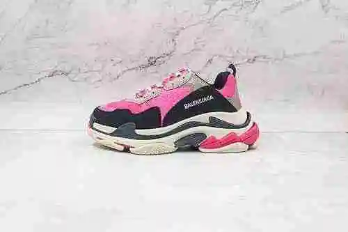 D30 | Soporte lanzamiento en tienda Versión OK Negro rosa Balenciaga Triple S Fuente correcta Grosor