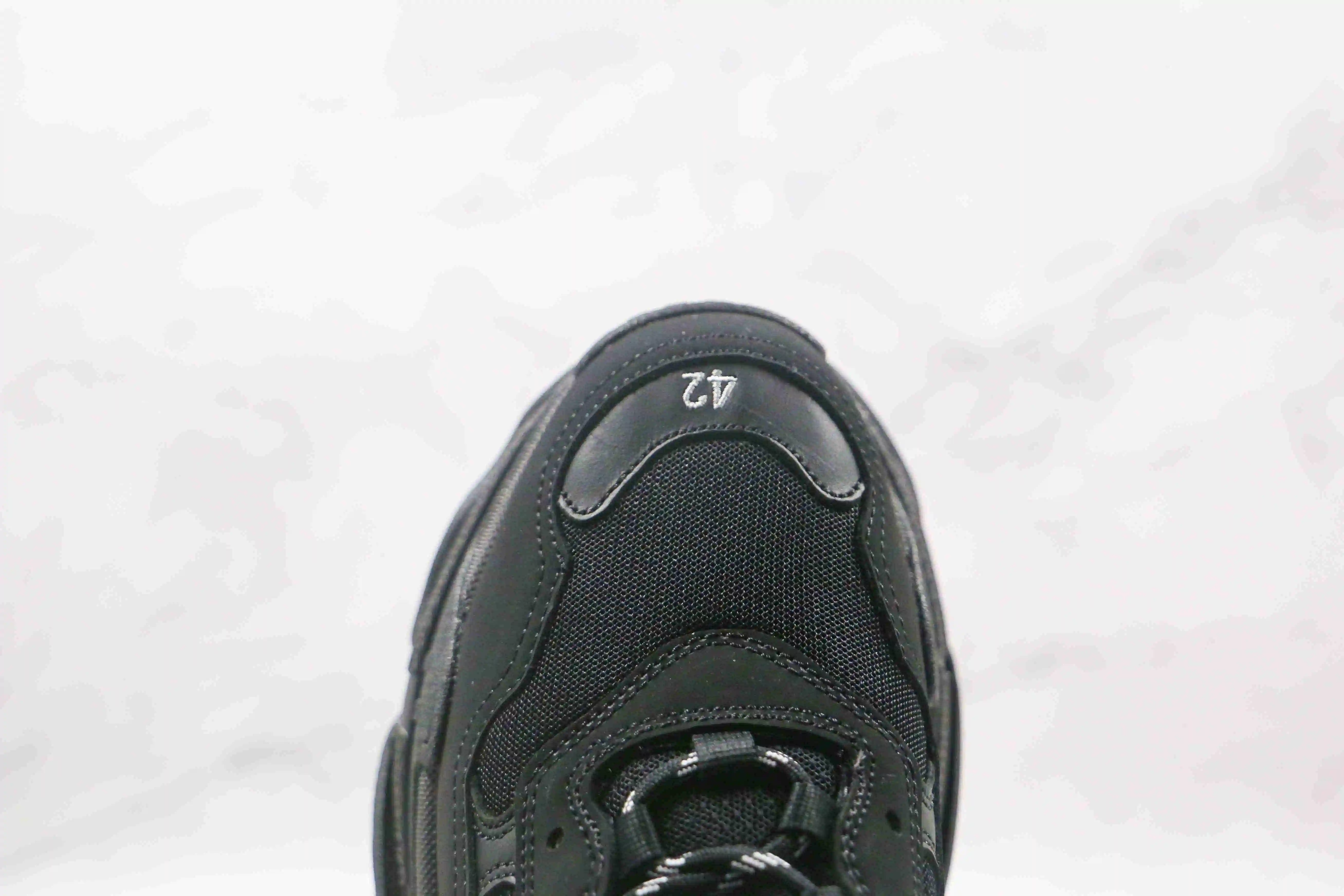 巴黎世家1代 全黑 白字母印花 Balenciaga 巴黎世家 1.0 初代 复古老爹鞋-5.webp
