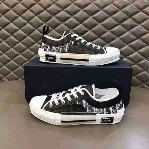Código de estilo de pareja Dior: 0426B50 Talla: Mujer 36-39 Hombre 38-44