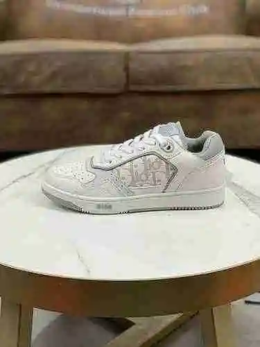 Código de pareja Dior: 0606D00 Talla: Mujer 35-40 Hombre 38-46 (Las tallas de hombre 38, 35, 46 son 