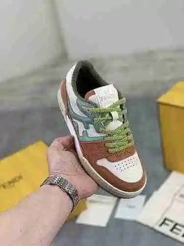 Código de estilo de pareja Fendi: 0510C20 Tamaño: 35-44