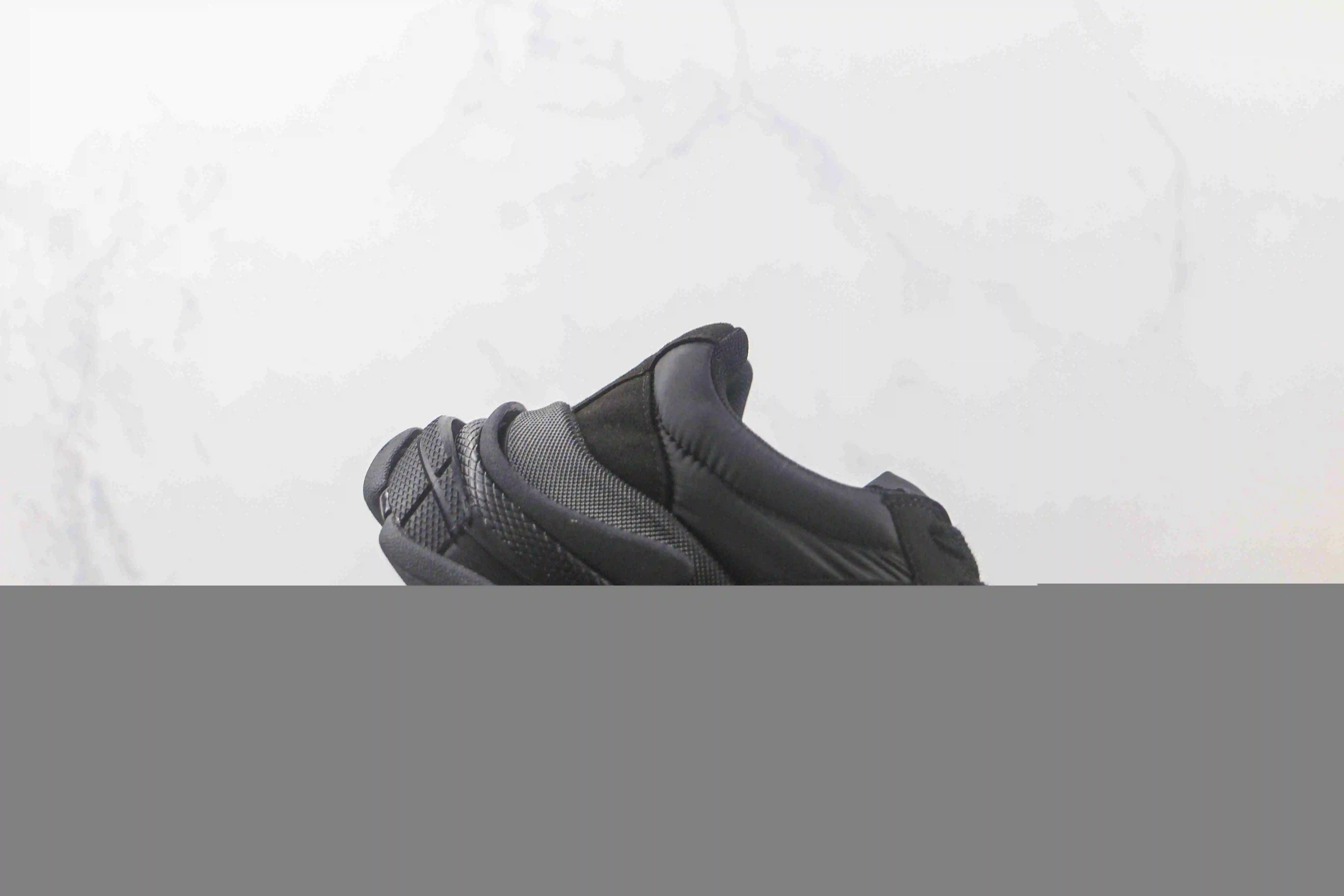 巴黎世家黑 (6 - 9).webp