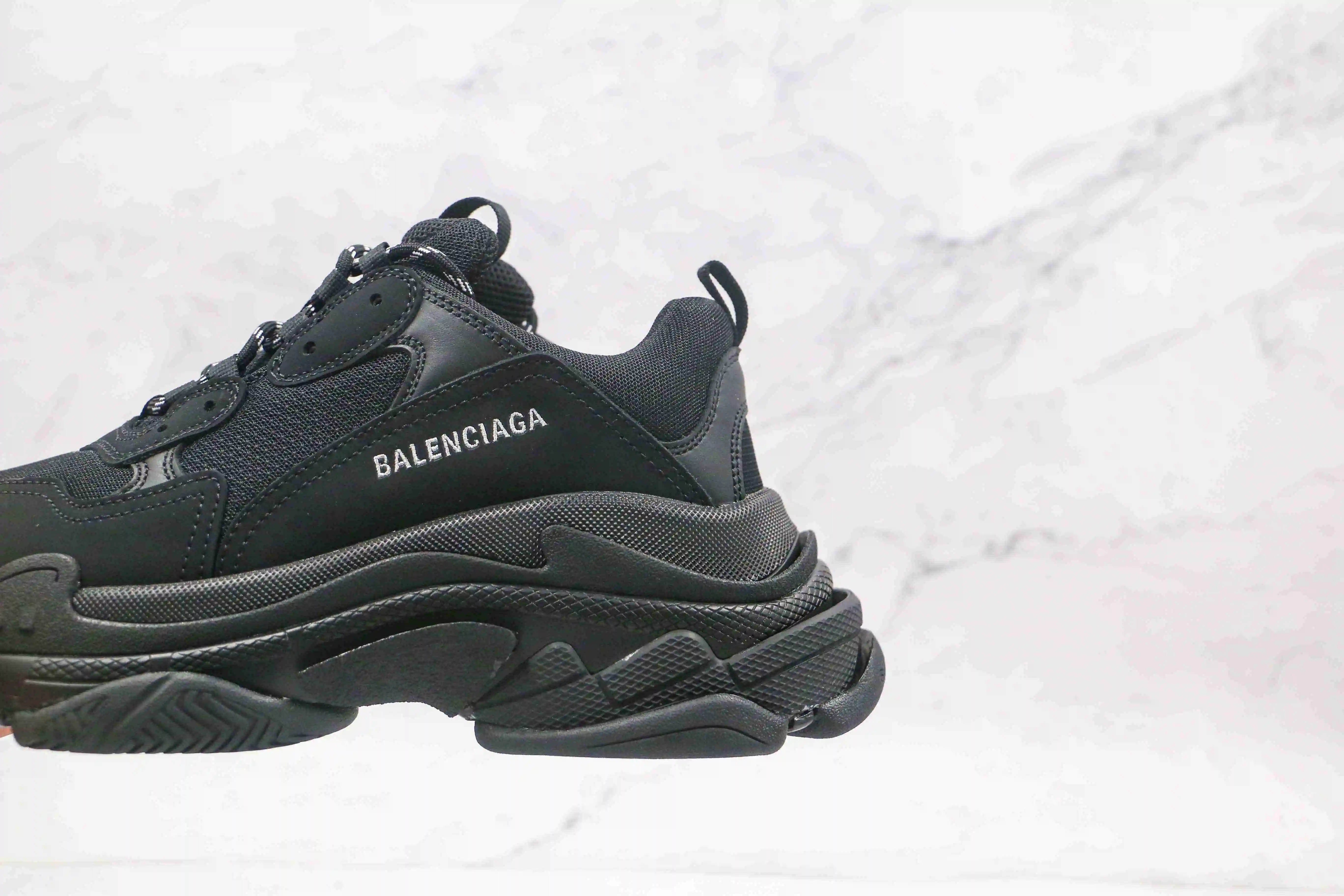 巴黎世家1代 全黑 白字母印花 Balenciaga 巴黎世家 1.0 初代 复古老爹鞋-4.webp