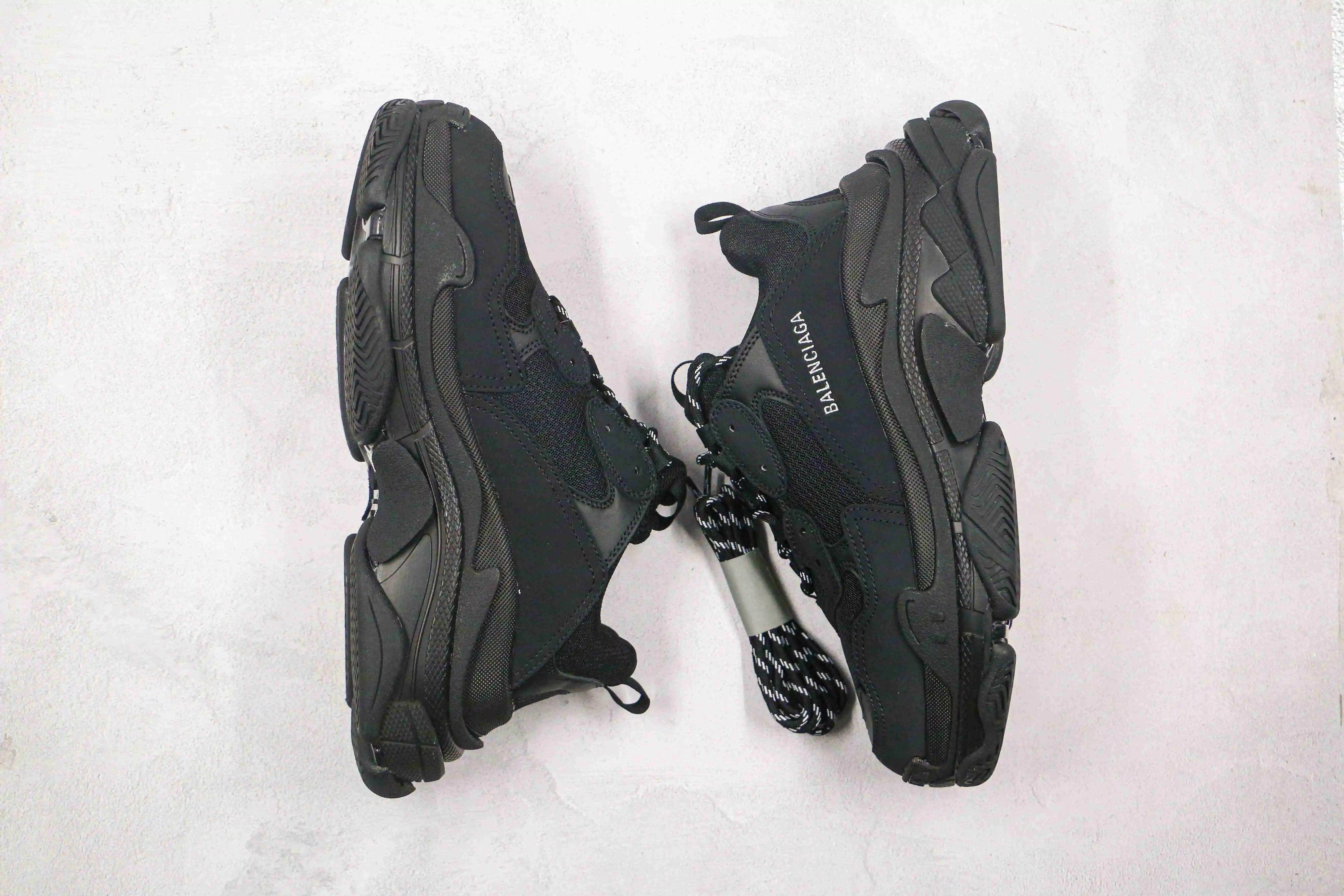 巴黎世家1代 全黑 白字母印花 Balenciaga 巴黎世家 1.0 初代 复古老爹鞋-9.webp