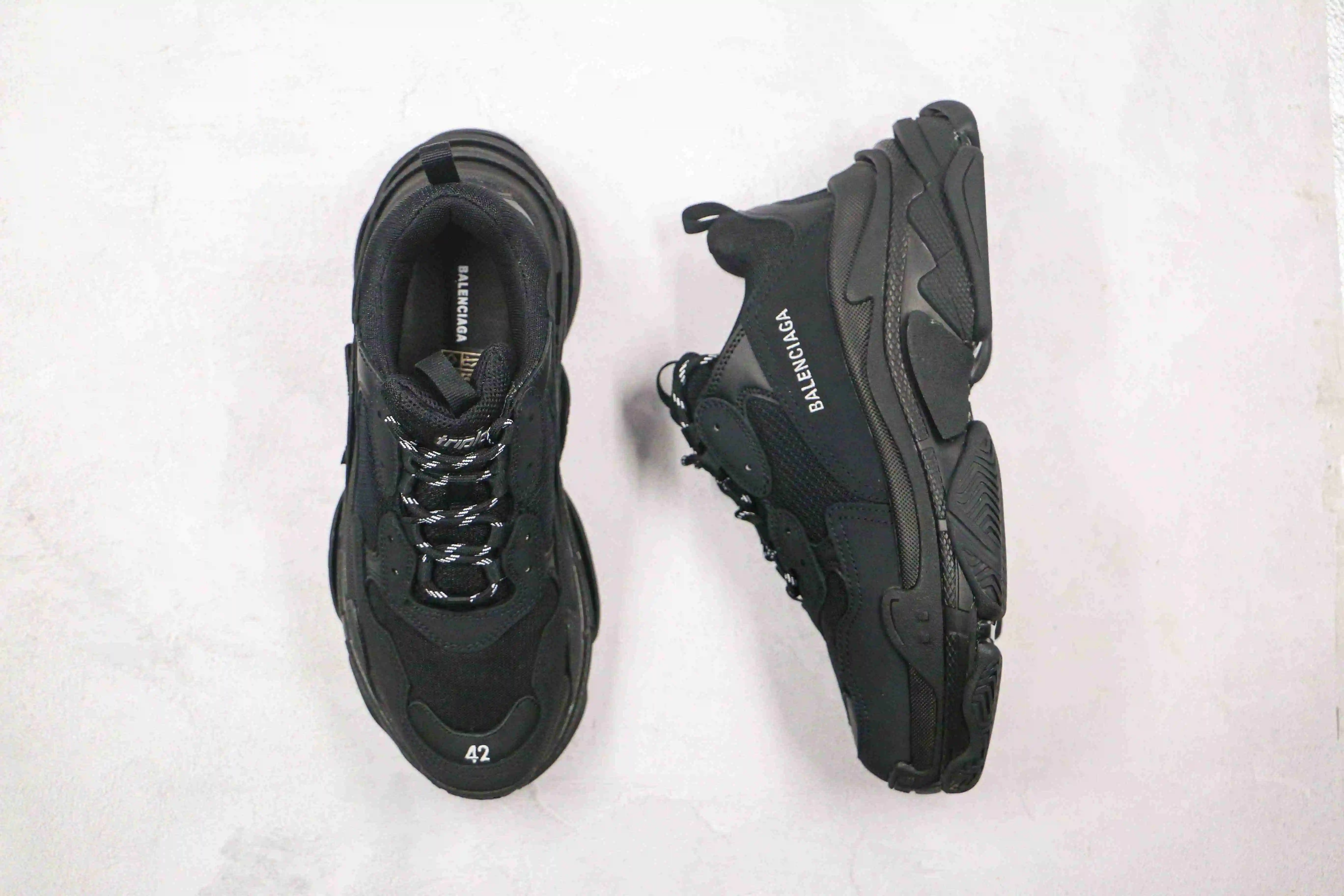 巴黎世家1代 全黑 白字母印花 Balenciaga 巴黎世家 1.0 初代 复古老爹鞋-8.webp