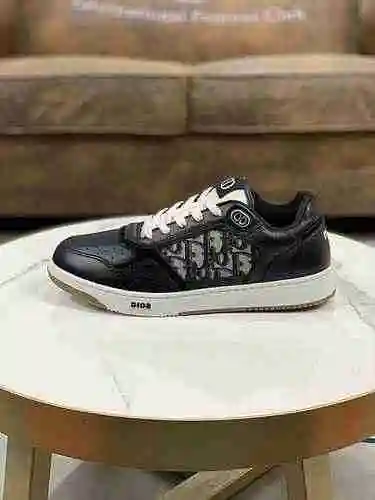 Código de pareja Dior: 0606D00 Talla: Mujer 35-40 Hombre 38-46 (Las tallas de hombre 38, 35, 46 son 