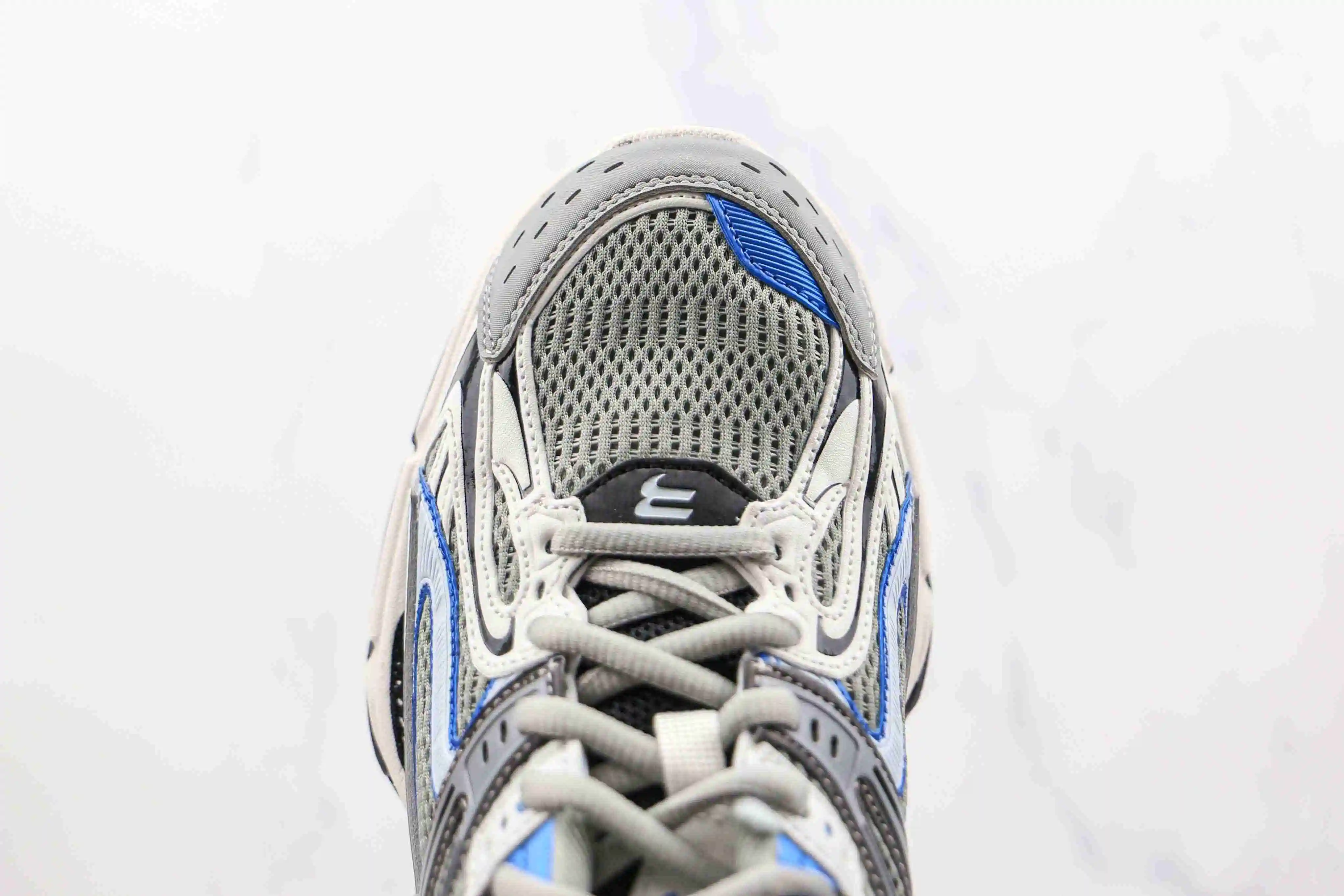 巴黎世家-5.webp