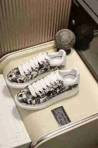 1271210 La última pareja de zapatillas de moda de McQueen 35-44