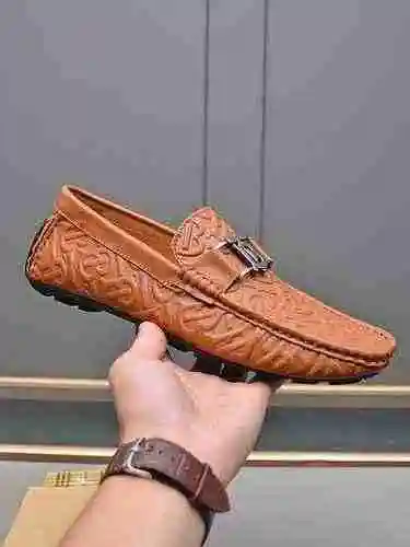 Código de calzado de hombre Burberry: 0704B30 Talla: 38-44 (45, 46 personalizados sin devolución ni 