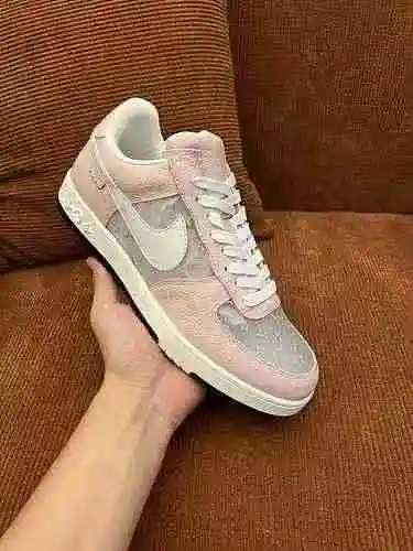 Marca LV Co * Código de estilo de pareja: 0704C80 Tamaño: 35-45 (personalizado para 45)