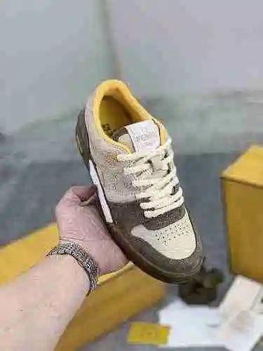 Código de estilo de pareja Fendi: 0510C20 Tamaño: 35-44