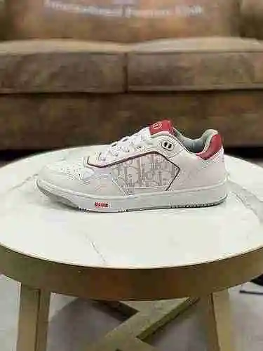 Código de pareja Dior: 0606D00 Talla: Mujer 35-40 Hombre 38-46 (Las tallas de hombre 38, 35, 46 son 