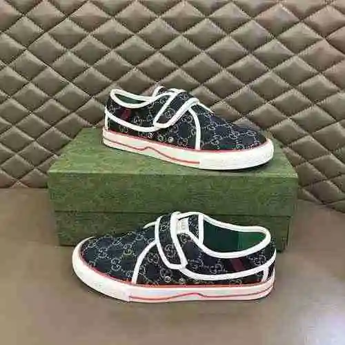 Gucci * Código de estilo de pareja: 0610B40 Talla: Mujer 35/40 Hombre 38/44