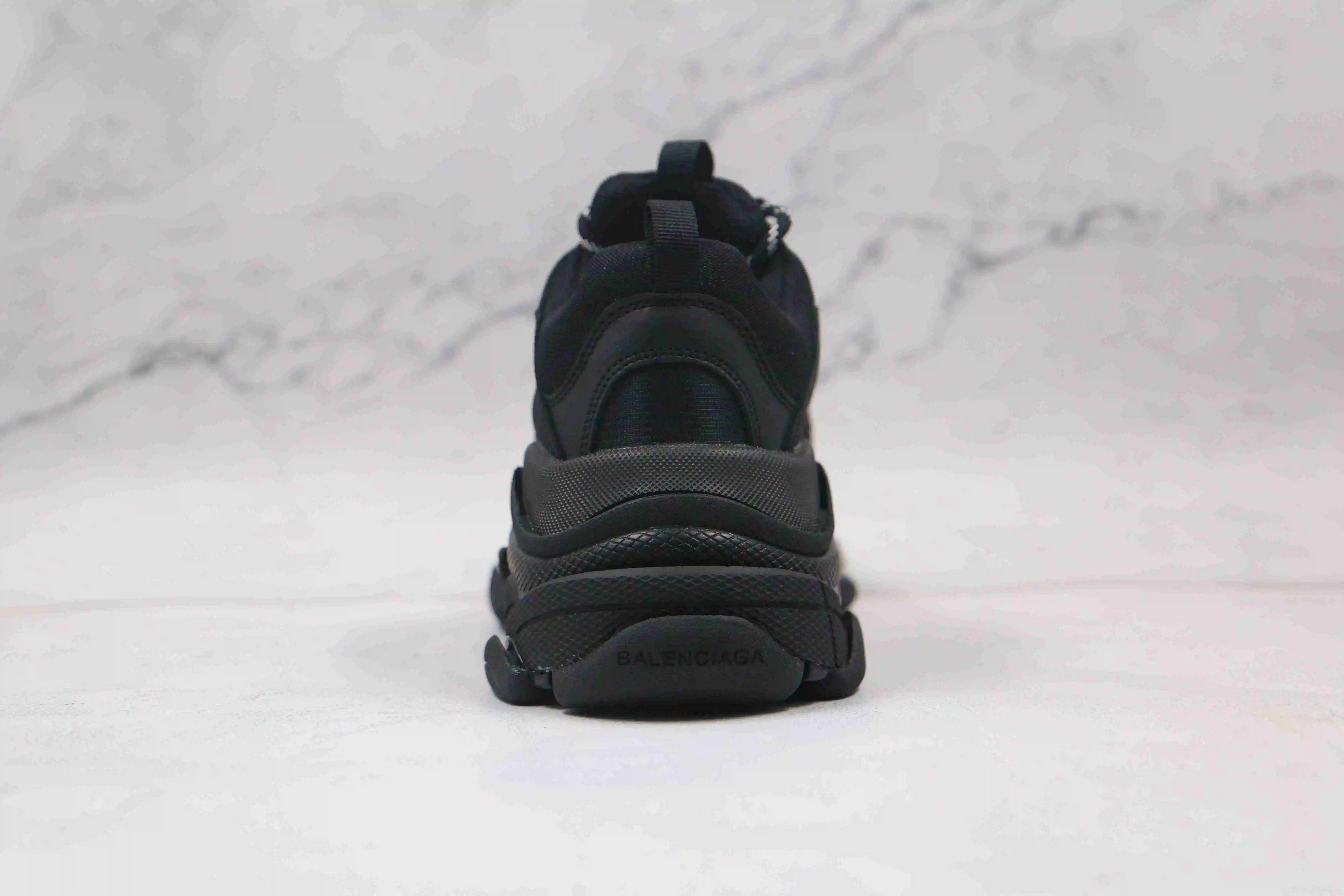 巴黎世家1代 全黑 白字母印花 Balenciaga 巴黎世家 1.0 初代 复古老爹鞋-2.webp