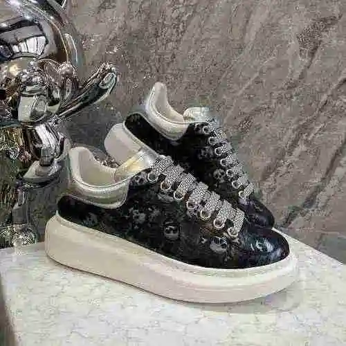 1647340 Los últimos zapatitos blancos de la pareja de McQueen 35-44