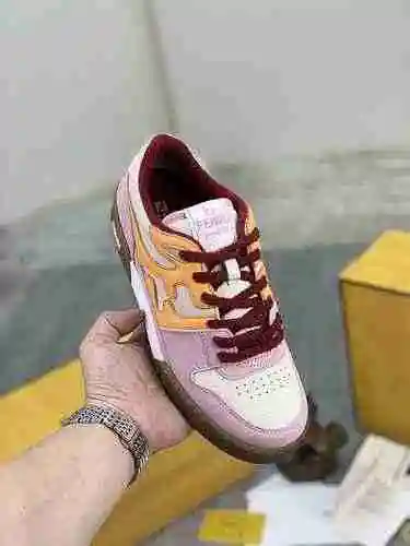 Código de estilo de pareja Fendi: 0510C20 Tamaño: 35-44