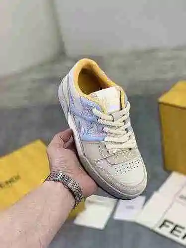 Código de estilo de pareja Fendi: 0510C20 Tamaño: 35-44