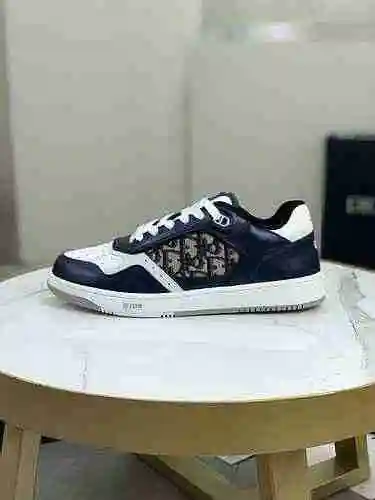 Código de pareja Dior: 0606D00 Talla: Mujer 35-40 Hombre 38-46 (Las tallas de hombre 38, 35, 46 son 