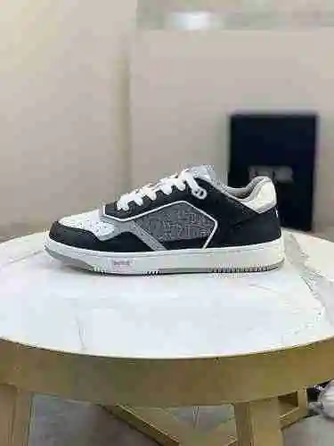 Código de pareja Dior: 0606D00 Talla: Mujer 35-40 Hombre 38-46 (Las tallas de hombre 38, 35, 46 son 