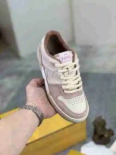 Código de estilo de pareja Fendi: 0510C20 Tamaño: 35-44
