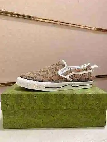Código de pareja GUCCI: 0525B10 Talla: Mujer 34-39 (personalizable 40), Hombre 38-44 (personalizable