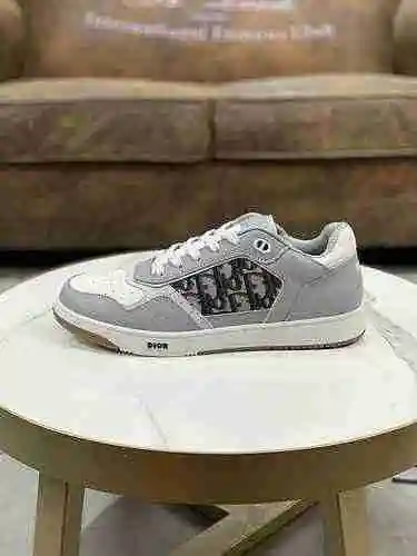 Código de pareja Dior: 0606D00 Talla: Mujer 35-40 Hombre 38-46 (Las tallas de hombre 38, 35, 46 son 