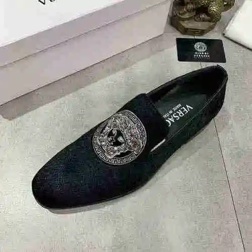 Zapato Versace Hombre Código: 0521C20 Talla: 38-44 (45 personalizados sin devolución ni cambio)