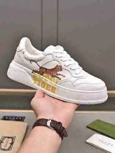 Código de pareja GUCCI: 0602C40 Talla: Mujer 35-41, Hombre 38-46 (Mujer 41, Hombre 45-46, Personaliz