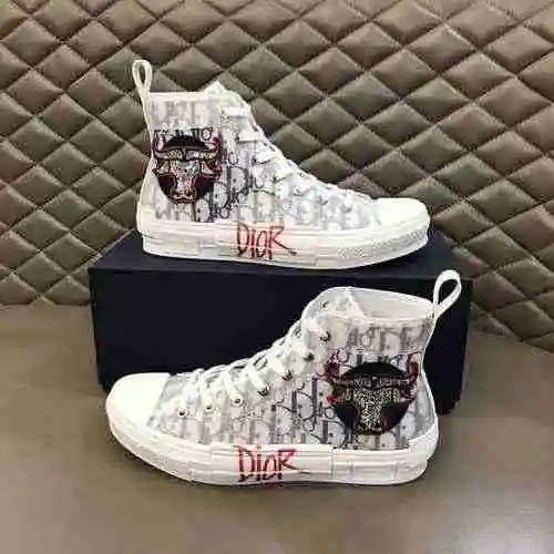 Código de pareja Dior: 0426B60 Talla: Mujer 36-39 Hombre 38-44