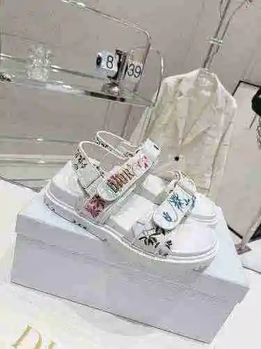Zapato Dior Mujer Bordado Código de estilo: 0606C00 Talla: 35-41