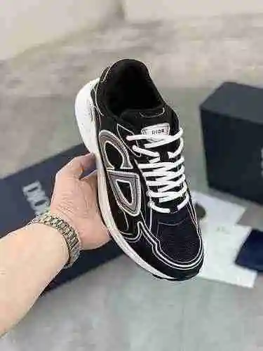 Código de pareja Dior: 0511B80 Talla: Mujer 35-40 Hombre 38-45 (Las tallas 46 y 47 de hombre son per