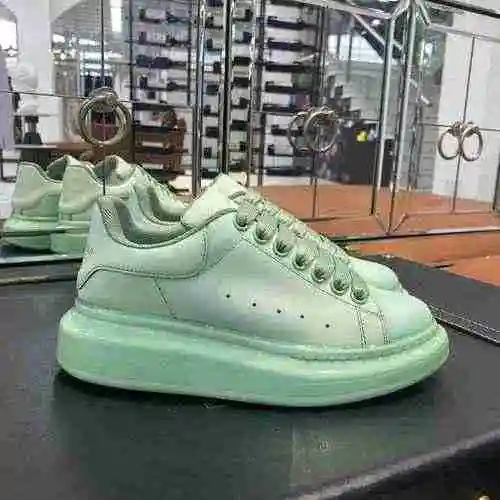 1171450 Los últimos zapatos blancos informales de McQueen para parejas 35-44