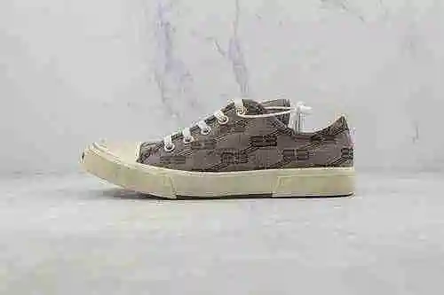 C10 | Soporte para tienda de zapatos de lona Balenciaga, caña baja, Balenciaga, un nuevo producto de