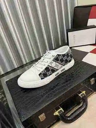 Código de zapato de hombre GUCCI: 0528B30 Talla: 38-44