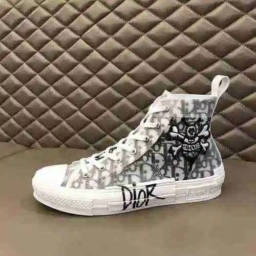 Código de pareja Dior: 0426B60 Talla: Mujer 36-39 Hombre 38-44