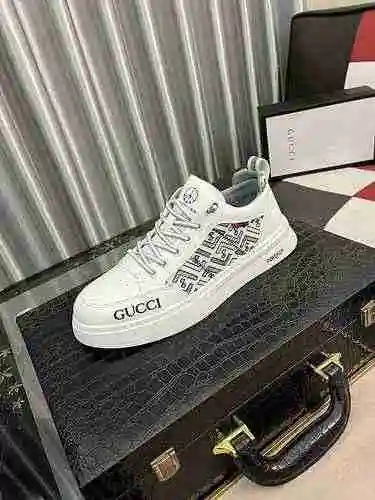 Código de zapato de hombre GUCCI: 0528B50 Talla: 38-44